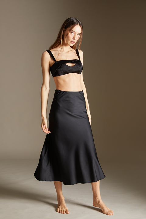 Silky satin waisted long skirt in black